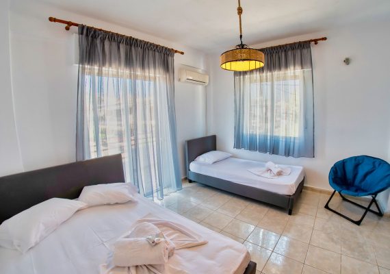 DOUBLE ROOM